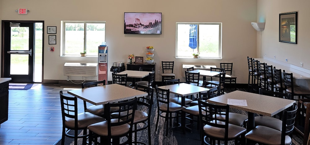 Cobblestone Inn & Suites Manchester - photo 39