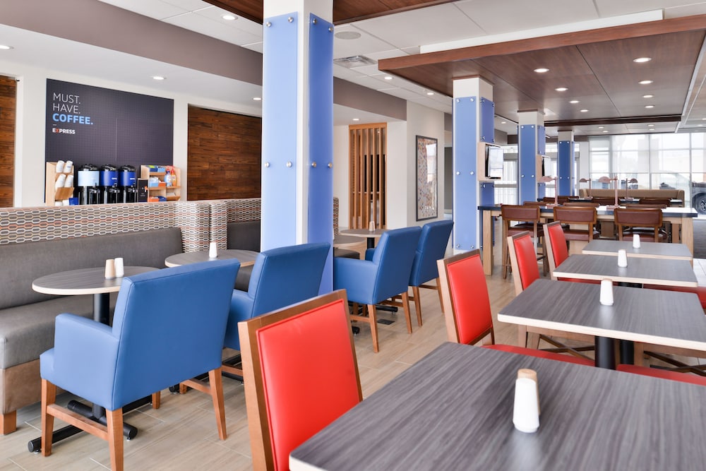 Holiday Inn Express Early by IHG - photo 30