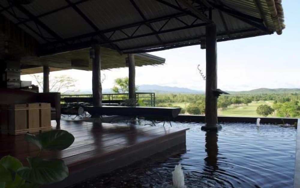 Chiangmai Inthanon Golf and Natural Resort — hotel in Doi Lo