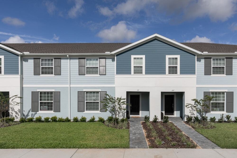 Gorgeous 5Bd with Pool @ Windsor Island Resort 111 - featured photo