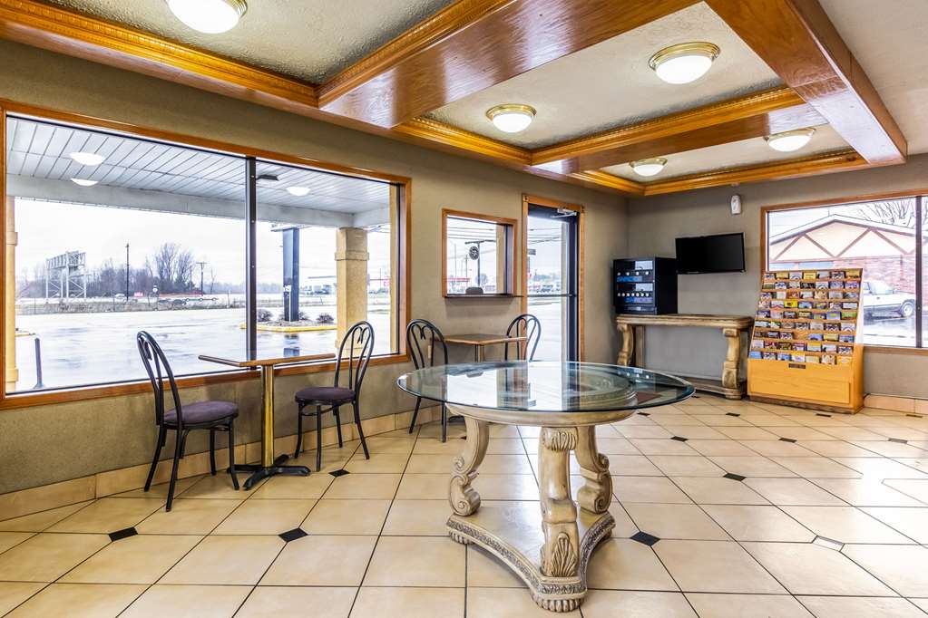 Econo Lodge Seymour - photo 24