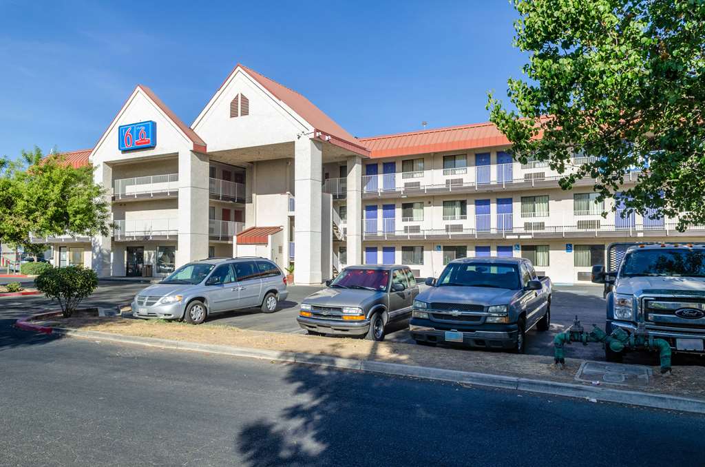 Motel 6 Fresno CA Yosemite Hwy - featured photo