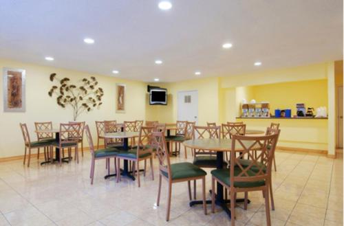 Five Star Inn Burleson - photo 20