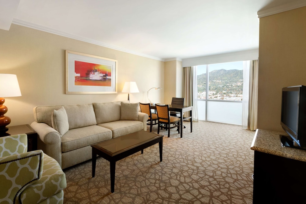 Embassy Suites Los Angeles Glendale - photo 17