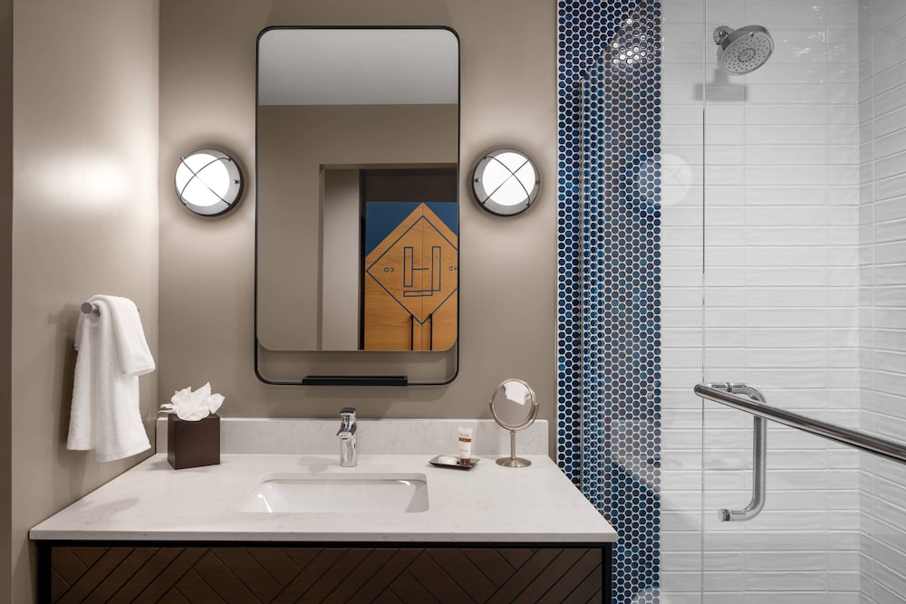 Luminary Hotel & Co. Autograph Hotels - photo 41