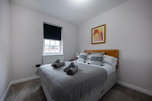 Stunning 3BR Free Parking near Town Center Long term discoun