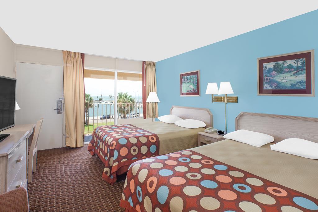 Super 8 Corpus Christi Bayfront Area - photo 15