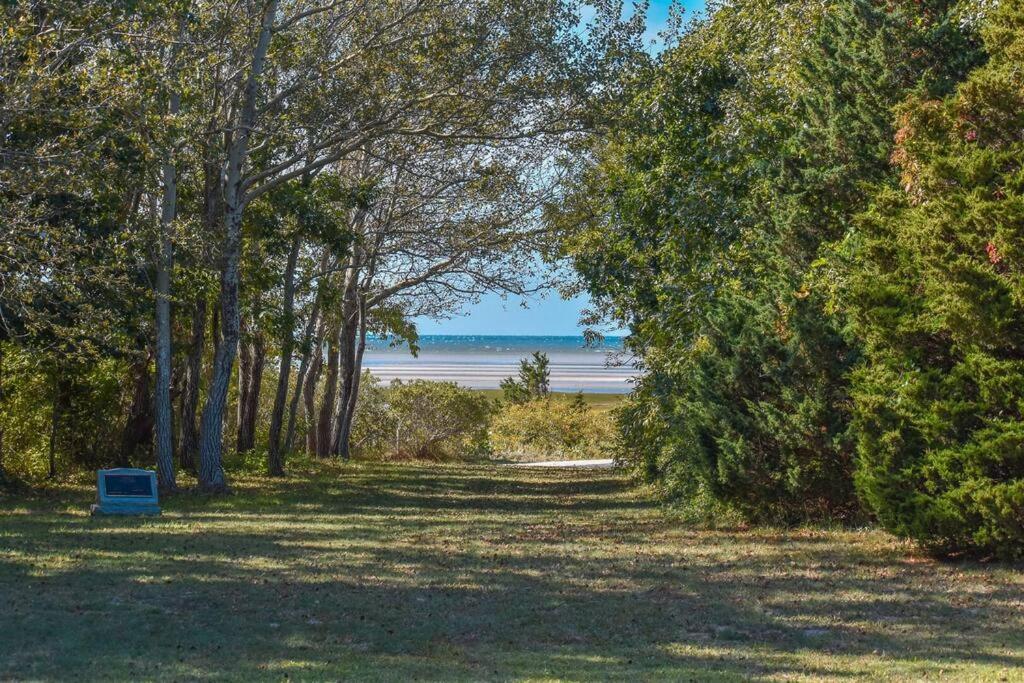 Private beach access Wrap around porch — 4-Star Luxury Hotel in Orleans, United States