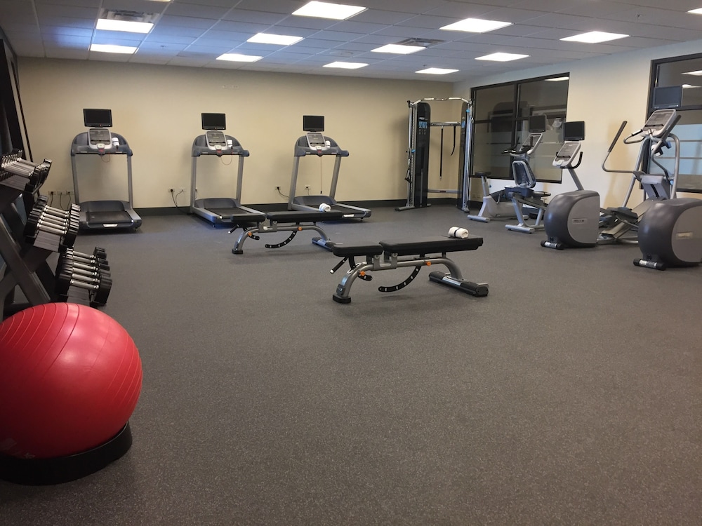 Hampton Inn & Suites Pittsburg Kansas Crossing - photo 24
