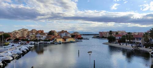 Studio Vue Panoramique Etang & Montagnes Nautica XII in Le Barcares, France