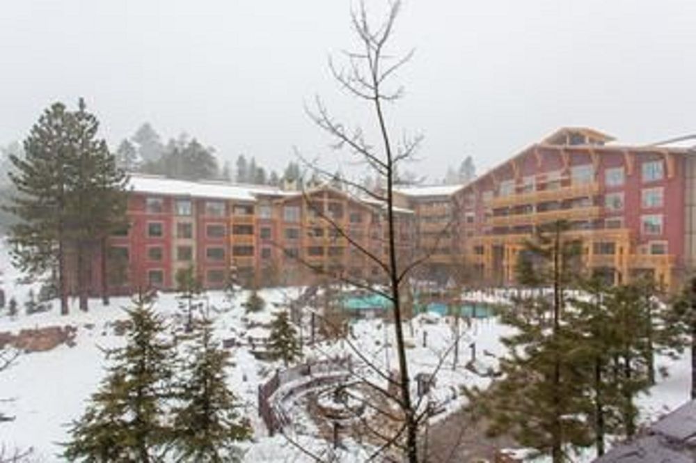 The Village Lodge: Lincoln House — 4-Star Luxury Hotel in Mammoth Lakes, United States