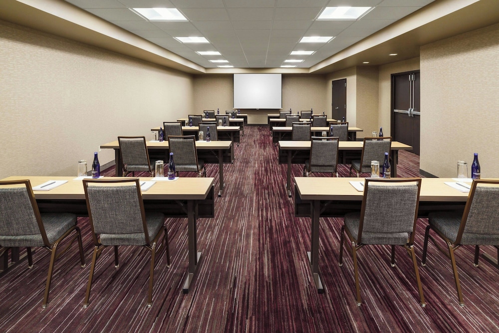 Courtyard by Marriott Chicago Bloomingdale - photo 22