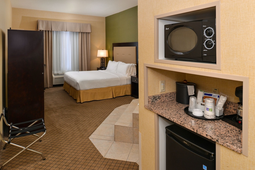 Holiday Inn Express Sacramento Airport Woodland by IHG - photo 20