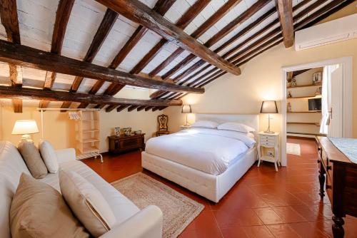 Luxury Apartment Pantheon — 4-Star Luxury Hotel in Rome, Italy