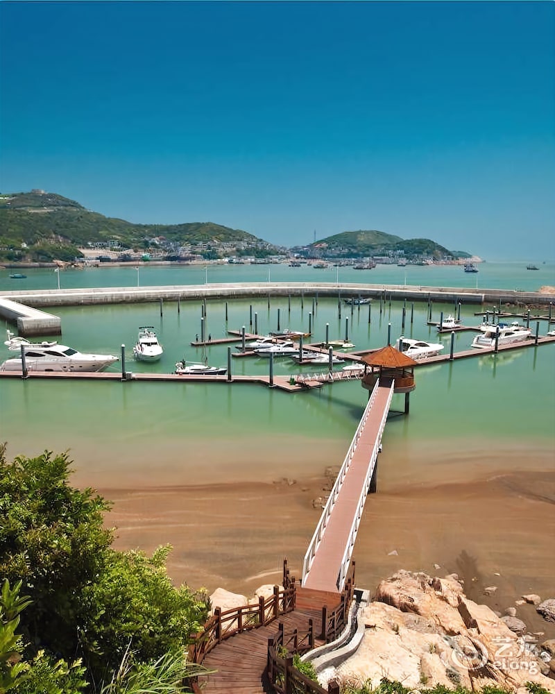 Zhoushan Putuo International Yacht Club Resort — 5-Star Luxury Hotel in Zhoushan, People's Republic of China