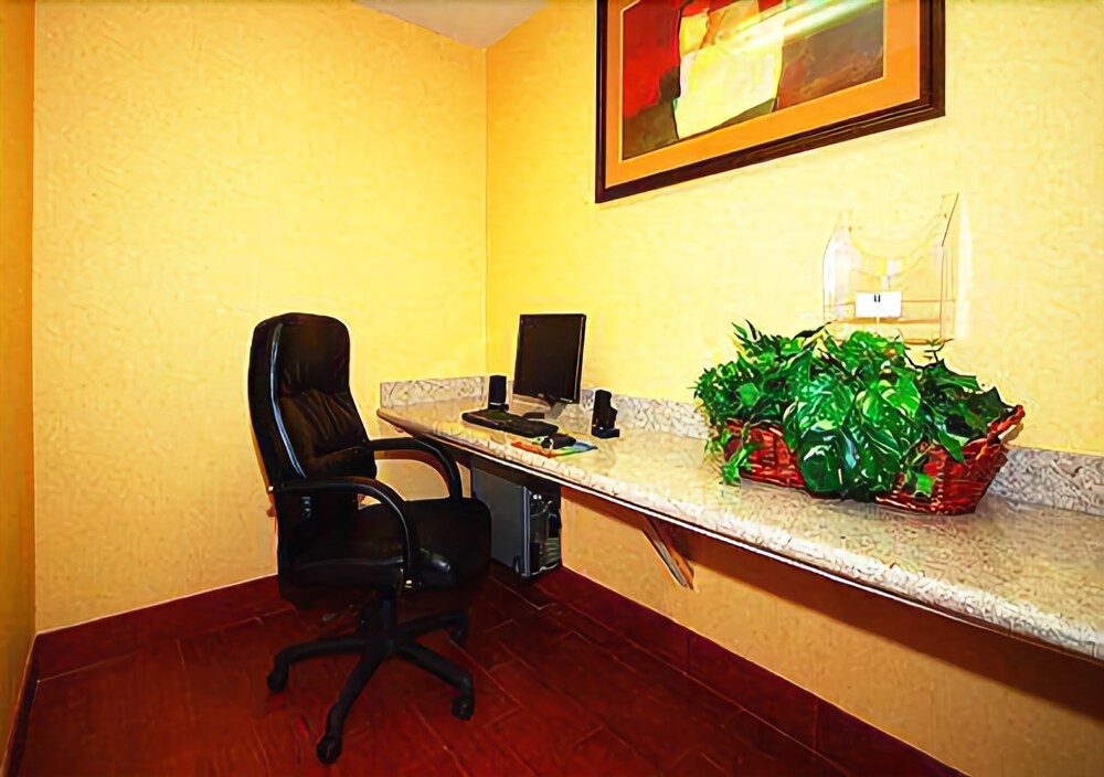Candlewood Suites Houston NE Stafford by IHG - photo 14