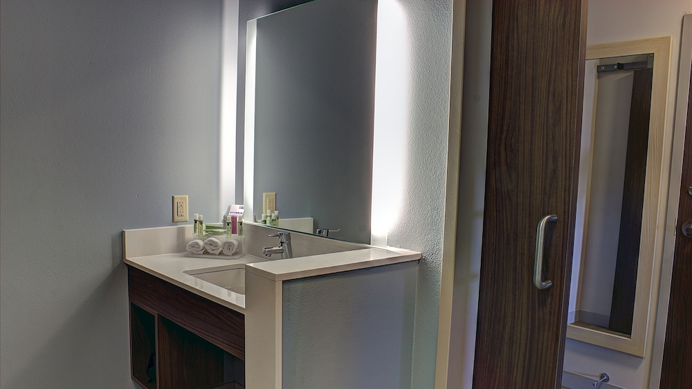 Holiday Inn Express & Suites Spencer by IHG - photo 13