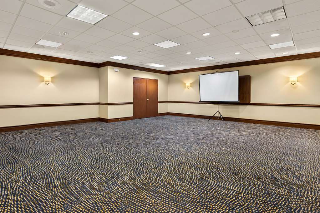 Hotel RL Cleveland Airport West - photo 26