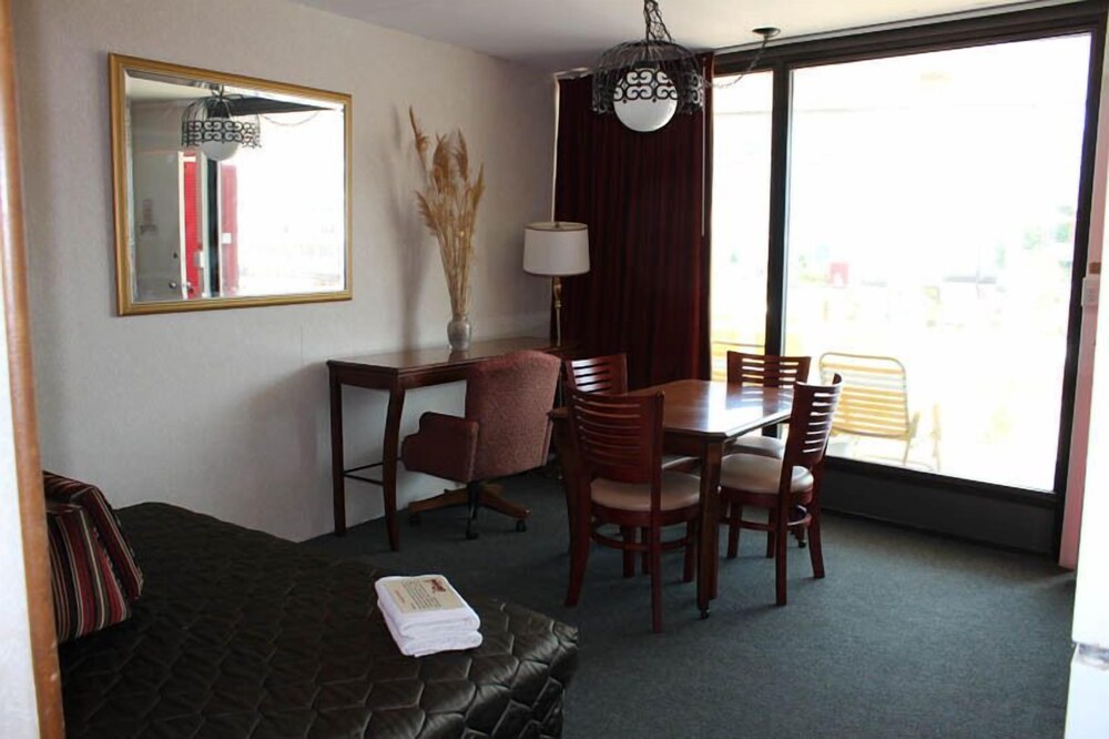 The Carideon Motel - photo 9