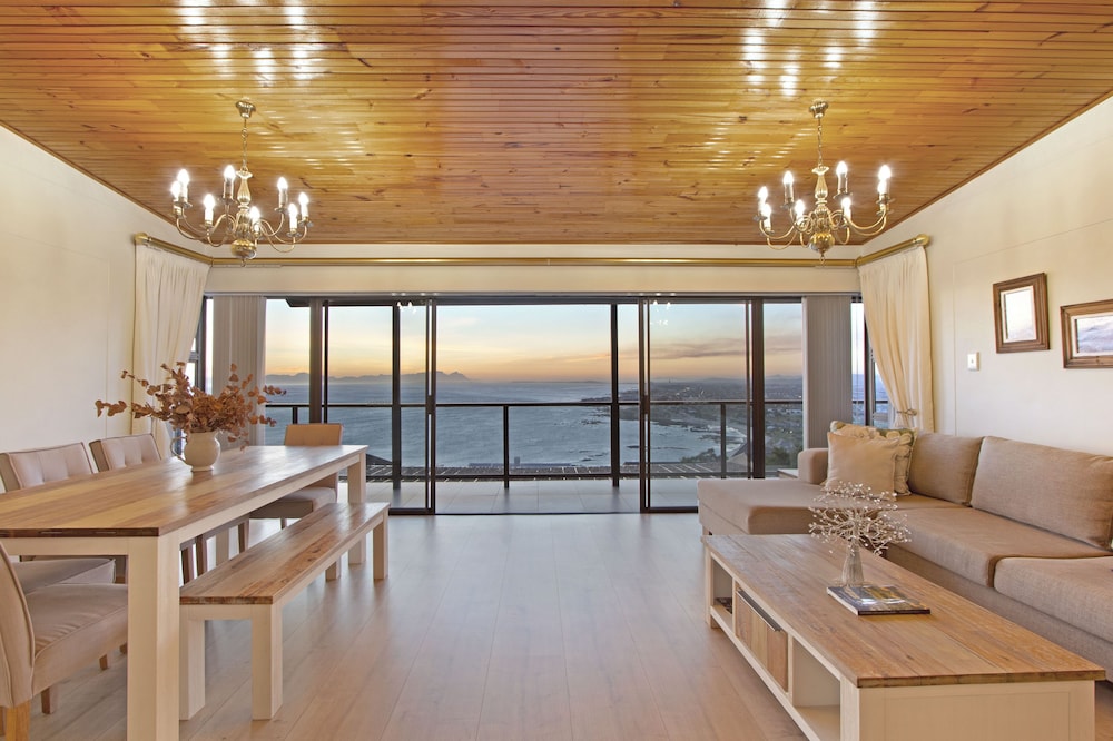 Zaria Sun Penthouse — 4-Star Luxury Hotel in Cape Town, South Africa