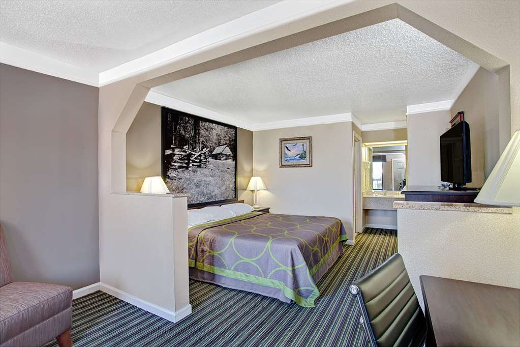 Super 8 by Wyndham Knoxville East - photo 21