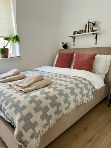 Flat in Victorian West Kensington Mansion — 4-Star Luxury Hotel in London, United Kingdom