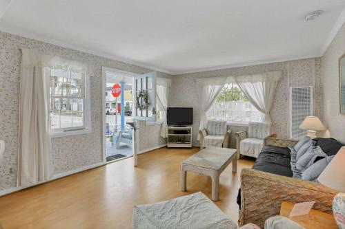 201 Amethyst Avenue - photo 6