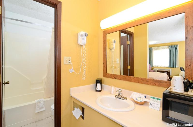 Americas Best Value Inn Iola - photo 23