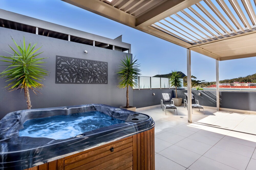 Aura 13 Shoal Bay — 4-Star Luxury Hotel in Shoal Bay, Australia