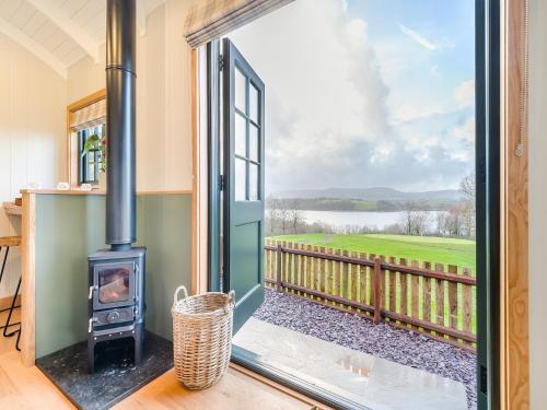Hut Uk42176 — Usk