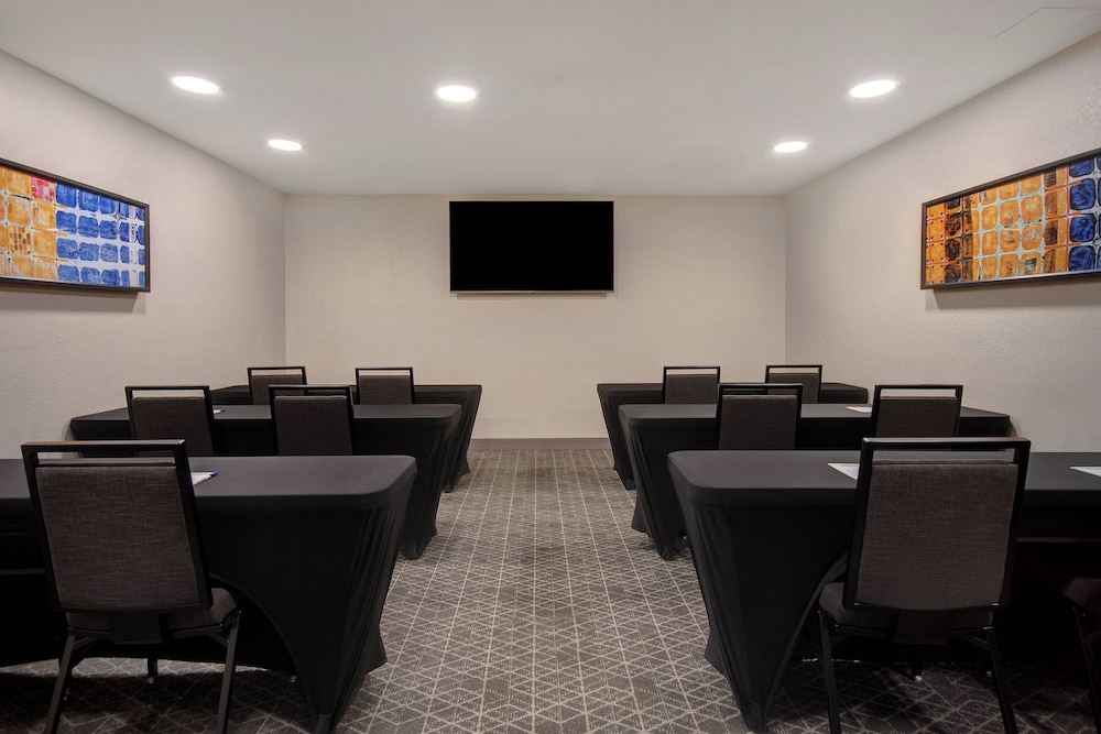 Candlewood Suites Columbia Ft. Jackson by IHG - photo 52