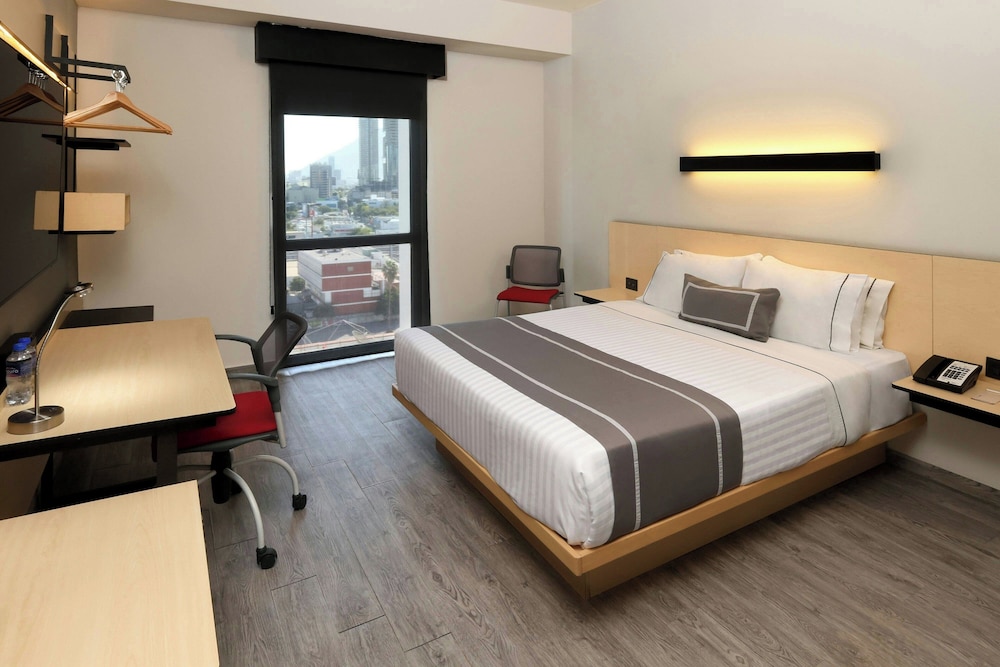 City Express Plus by Marriott Monterrey Galerias