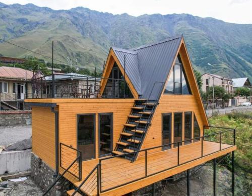 Magic Hut_Kazbegi