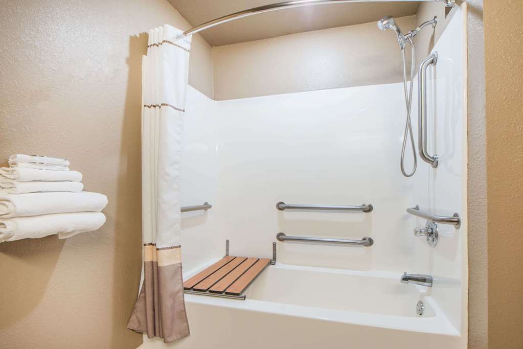 Microtel Inn & Suites by Wyndham Miami - photo 7
