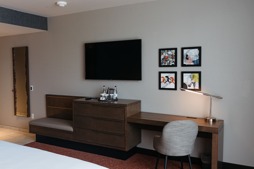 Revel Hotel Des Moines Urbandale Tapestry Collection by Hilton - photo 10