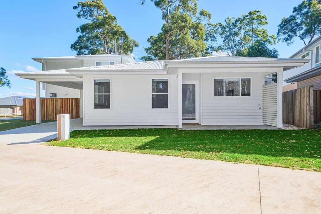 A Coastal Hideaway in Port Macquarie, Australia