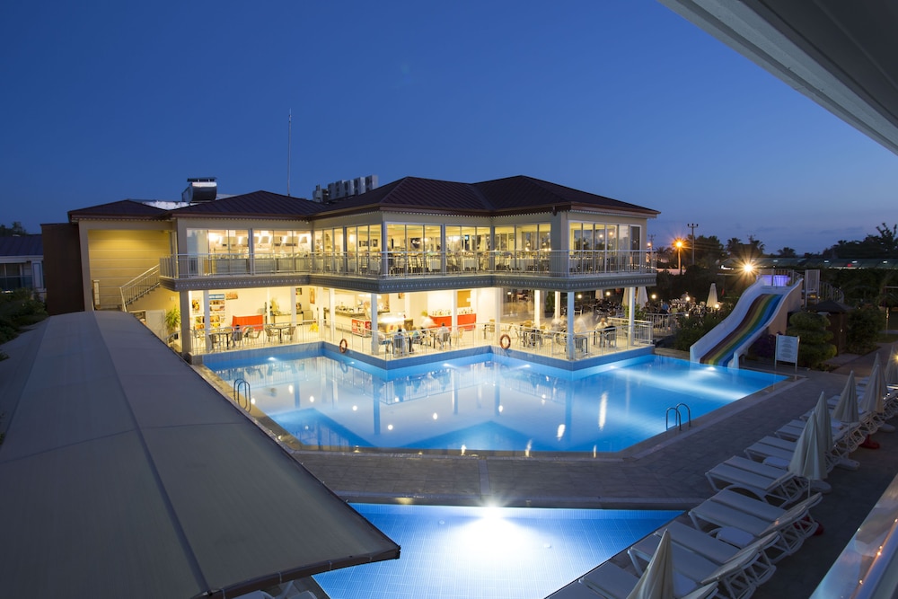 Sun Club Side - carbon neutral hotel in Side