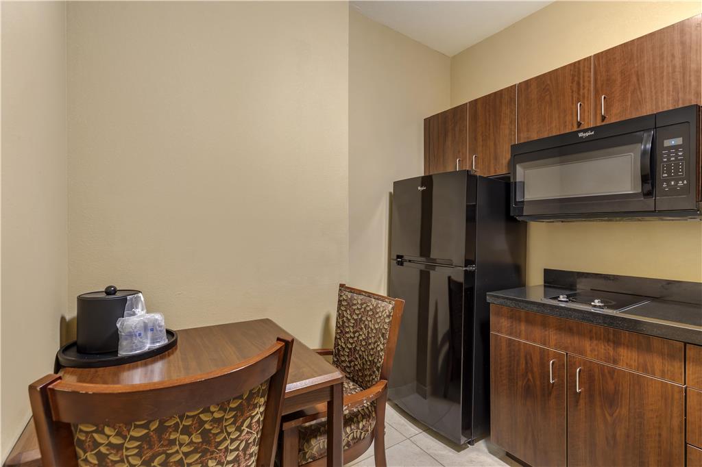 Best Western Plus Hudson Hotel & Suites - photo 29