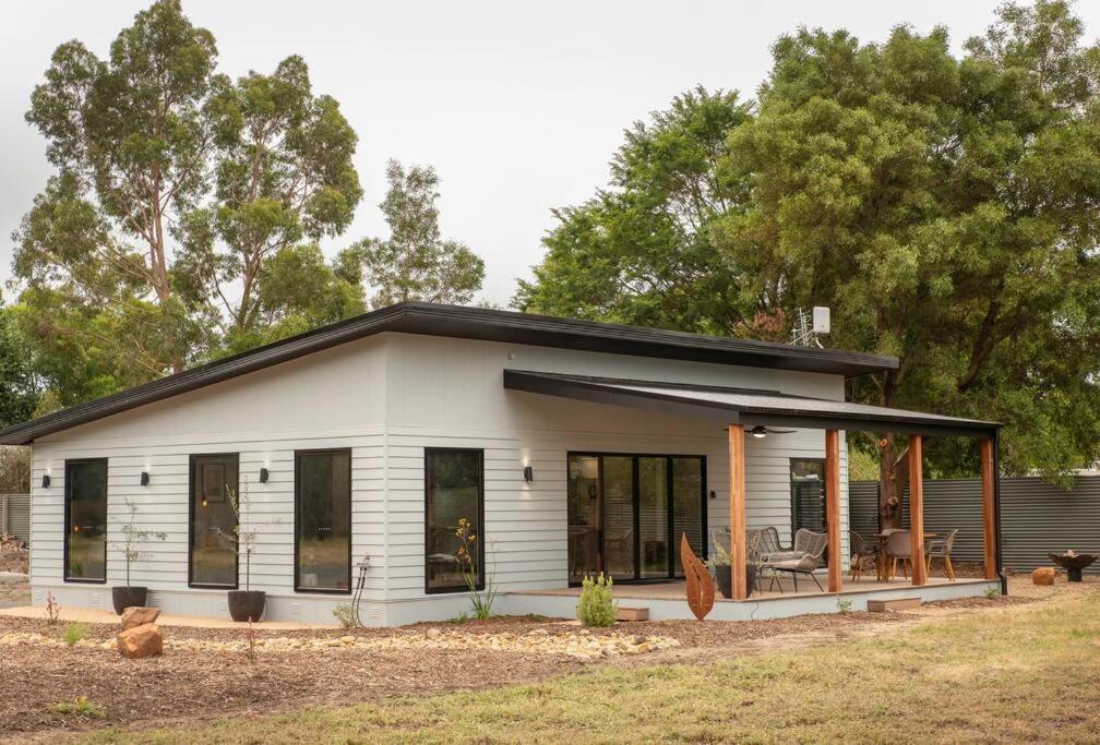 Bundaleer Views - carbon neutral hotel in Unknown City