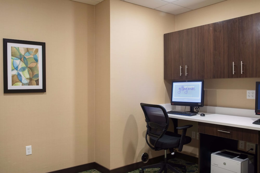 Hampton Inn Big Rapids - photo 35