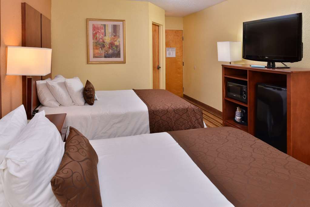 Best Western Plus Richmond Airport Hotel - photo 24