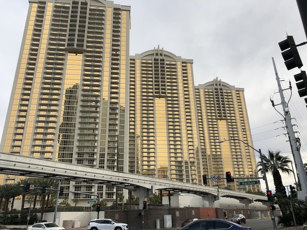 True 1BR Strip View at MGM Signature - photo 54