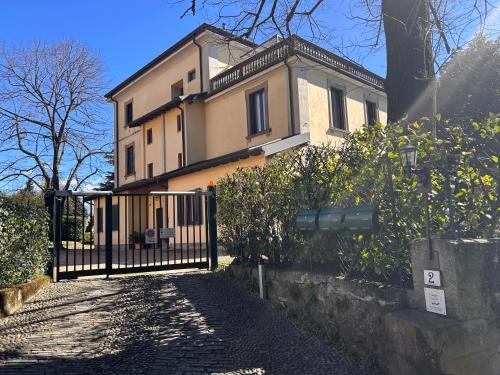 Terrazza Mirabella — 4-Star Luxury Hotel in Gavirate, Italy