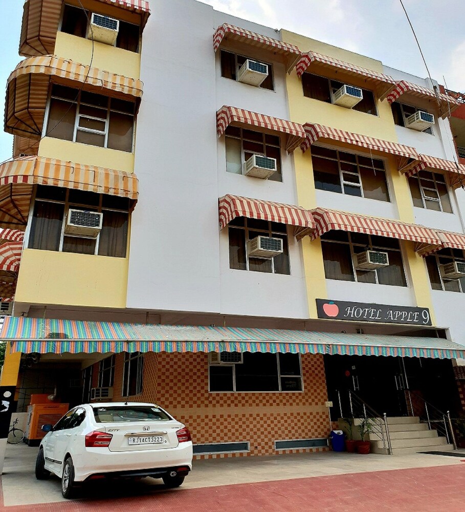Hotel Apple 9 - carbon neutral hotel in Jaipur