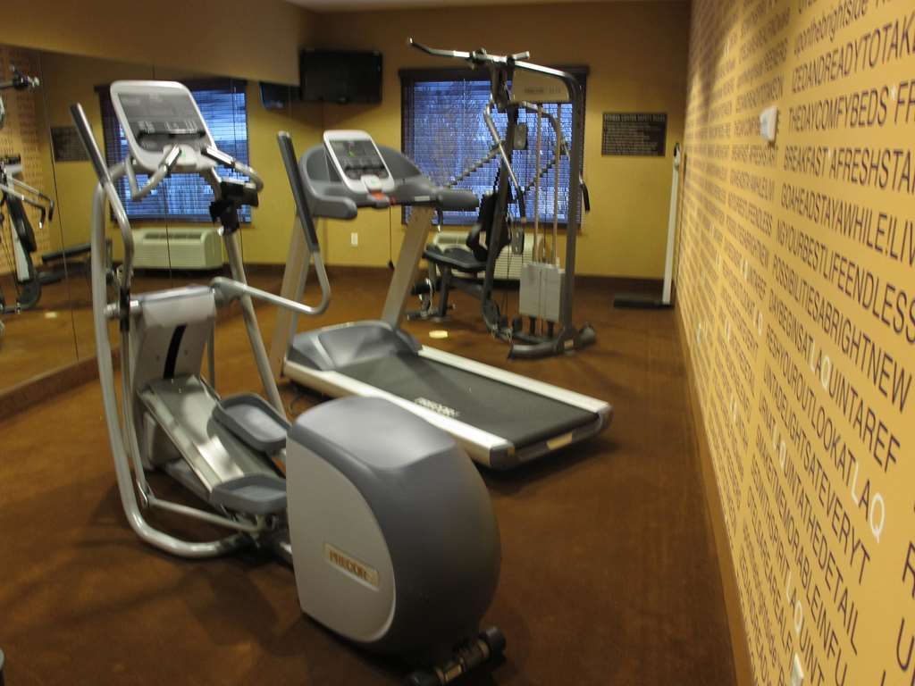 La Quinta Inn & Suites by Wyndham Bismarck - photo 12