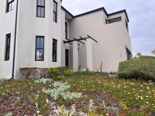 Jambase Seaside House