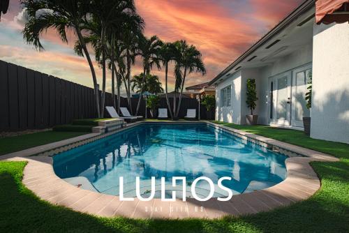 Serene Escape Heated Pool BBQ Foosball in Miami L02 — 4-Star Luxury Hotel in Cutler Bay, United States