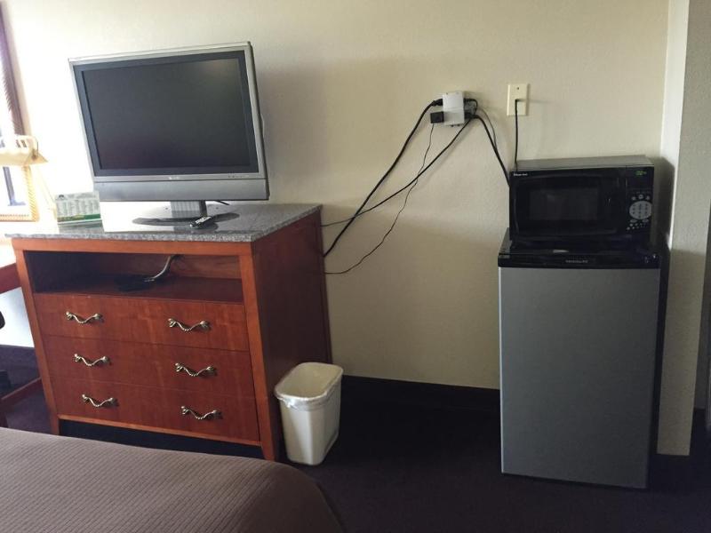 Americas Best Value Inn Airport South - photo 11