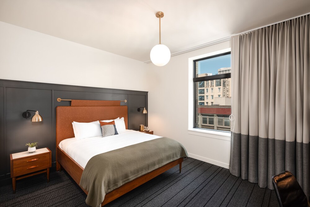 The State Hotel - photo 4