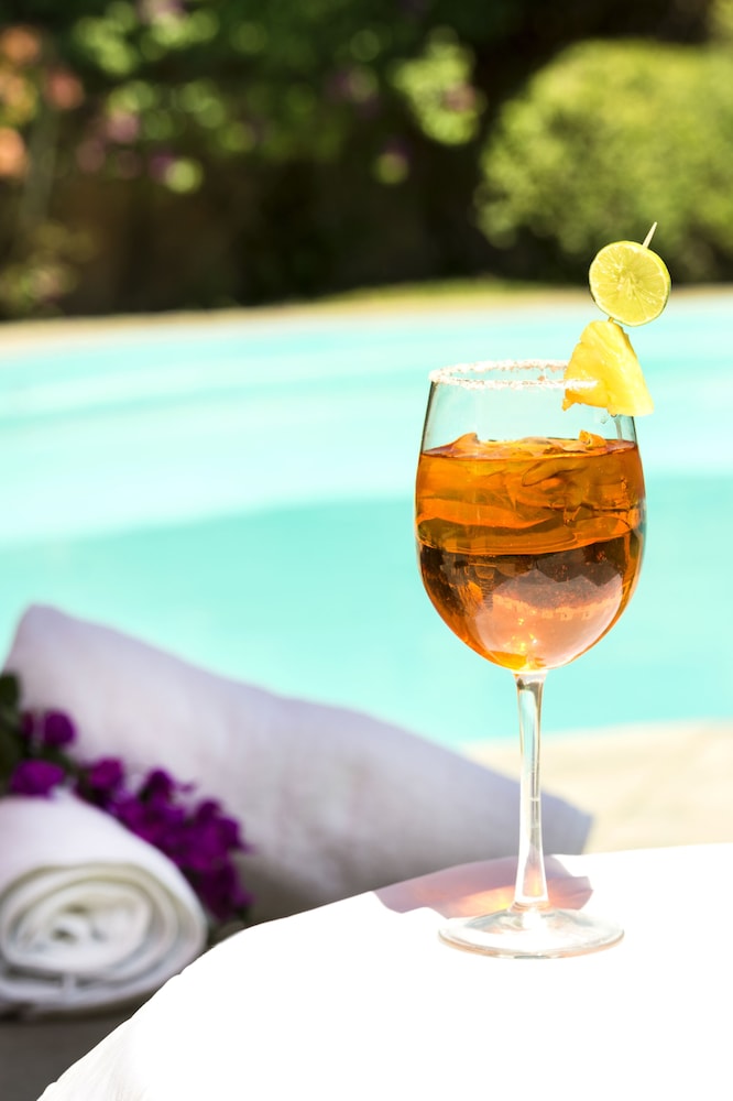 Poolside bar